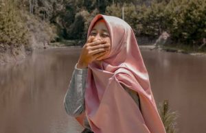 Pantun untuk Baperin Orang Perempuan Berjilbab