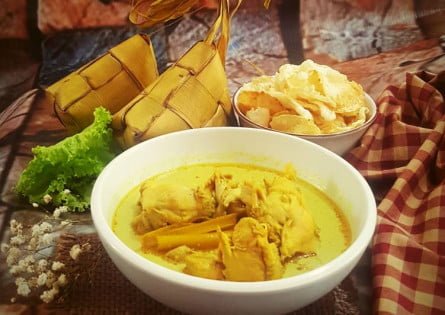 ketupat dan opor ayam foto resep utama