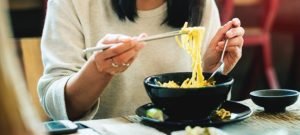 Bolehkah diabetes makan mie instan farmaku scaled 1 Bolehkah diabetes makan mie instan farmaku scaled 1