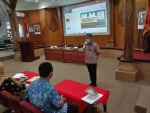 Penyakit Tidak Menular (PTM) faktor genetik atau keturunan biasanya merupakan persentase kecil. Penyakit Tidak Menular (PTM) faktor genetik atau keturunan biasanya merupakan persentase kecil.