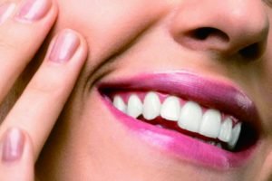 5 Cara Mewujudkan Gigi Putih Secara Alami 5 Cara Mewujudkan Gigi Putih Secara Alami