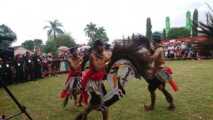 DPC PDI Perjuangan Purbalingga Gelar Festival Seni Budaya Kuda Lumping DPC PDI Perjuangan Purbalingga Gelar Festival Seni Budaya Kuda Lumping