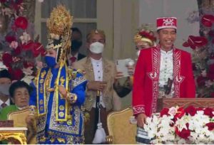 Presiden Jokowi Tertawa dan Iriana Berjoget Presiden Jokowi Tertawa dan Iriana Berjoget