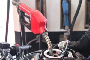 Ini Cara Menghemat BBM Saat Harga Meroket