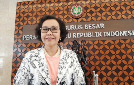 Ketua Umum PB PGRI, Unifah Rosyidi