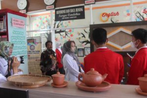 Perpustakaan Surya Cendekia SMA Negeri 1 Bobotsari Perpustakaan Surya Cendekia SMA Negeri 1 Bobotsari