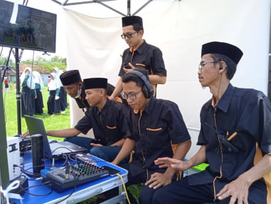 Melihat Tim Broadcasting SMK Ma’arif NU Bukateja yang Keren