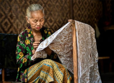 Ternyata ini Perbedaan Batik Tulis, Cap, dan Print. Foto: Info Batik