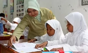 Guru Pasti Dapat Tunjangan Meski Belum Sertifikasi