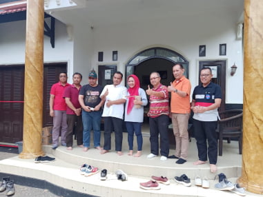Mantan Purbalingga Bupati Tasdi Terima Kunjungan Silaturahmi Bupati Tiwi