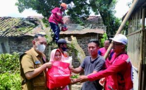 Angin puting beliung menerjang sejumlah wilayah di Kecamatan Bukateja dan Kemangkon, Purbalingga, Minggu 2 Oktober 2022 petang.