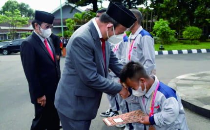 Atlet National Paralympic Committee Indonesia Banyumas Peraih Medali Kejurprov NPCI Terima Tali Asih