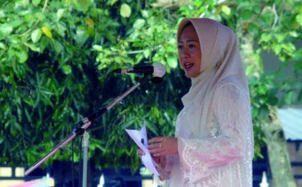 Bupati Purbalingga Dyah Hayuning Pratiwi saat Upacara Peringatan Hari Santri 2022 di Purbalingga di Alun-alun Purbalingga, Sabtu 22 Oktober 2022.
