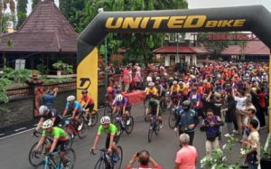 Bupati dan Ketua DPRD Purbalingga Lepas Peserta Soedirman Grand Fondo 2022