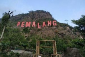 Candi alam gunung jimat di desa mendelem, Kecamatan Belik Candi alam gunung jimat di desa mendelem, Kecamatan Belik