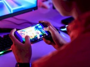 Industri Game dan E-sports di Indonesia Bersinar Industri Game dan E-sports di Indonesia Bersinar