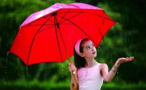 Musim Hujan Tetap Ingin Berwisata