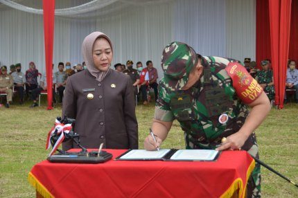 Desa Karangjengkol Dapat Hadiah Mobil Ambulans