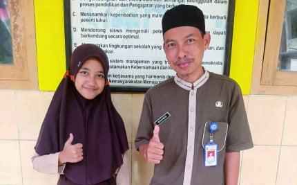 Thania Siswi MI Muhammadiyah Pengadegan Raih Juara di Kompetisi Fisika UNDIP