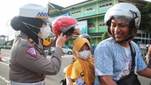Kepala Satuan Lalu Lintas (Kasatlantas) Polres Purbalingga, AKP Mia Novrila Safitry memastikan instruksi Kapolri Jenderal Polisi Listyo Sigit Prabowo telah berlaku di Satlantas Purbalingga.