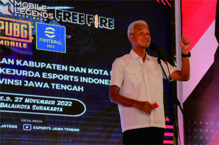 Gubernur Jawa Tengah Ganjar Pranowo Buka Kejurda E-Sports di Surakarta