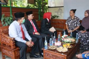 Ketua DPRD Purbalingga Bambang Irawan Ajak Bakal Calon Kepala Desa Ciptakan Pilkades yang Aman dan Kondusif. Ketua DPRD Purbalingga Bambang Irawan Ajak Bakal Calon Kepala Desa Ciptakan Pilkades yang Aman dan Kondusif.