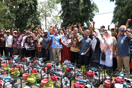 Ratusan Petani di Purbalingga Terima Bantuan Mesin Pompa Air, Berbahan Bakar Gas Lho!