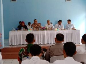 Presiden Jokowi Punya Komitmen Hapus Kemiskinan Ekstrem Presiden Jokowi Punya Komitmen Hapus Kemiskinan Ekstrem
