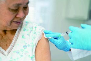 Lansia di Kabupaten Purbalingga sudah bisa menerima vaksinasi Covid-19 booster kedua atau suntikan dosis keempat Lansia di Kabupaten Purbalingga sudah bisa menerima vaksinasi Covid-19 booster kedua atau suntikan dosis keempat