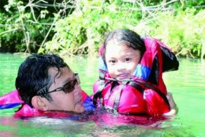 Kehadiran sosok seorang ayah secara nyata sangat mempengaruhi tumbuh kembang anak dan membentuk prilakunya kelak saat dewasa.