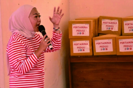 Bupati Purbalingga, Dyah Hayuning Pratiwi (Tiwi) saat membuka acara Sosialisasi Pencegahan Stunting Bersama Mitra Kerja di Provinsi Jawa Tengah yang berlangsung di Balai Desa Banjarkerta, Kecamatan Karanganyar, Kamis 29 Desember 2022.