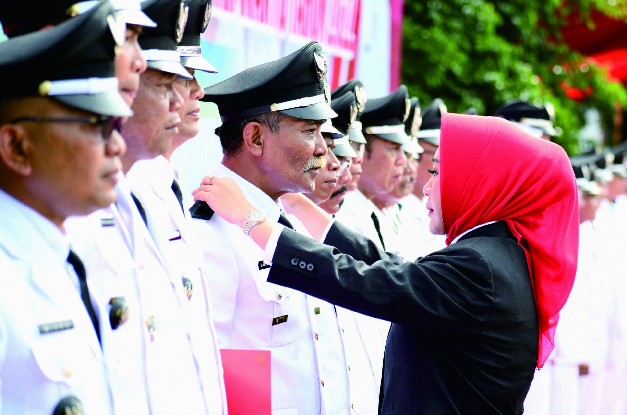 Bupati Purbalingga, Dyah Hayuning Pratiwi saat pelantikan di alun-alun Purbalingga, Jumat 16 Desember 2022 pagi.