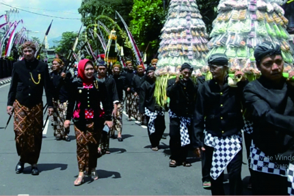 Pahargyan Agung dan Kirab Pusaka Manggala Praja di Alun-alun Purbalingga