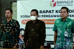 Bawaslu Banjarnegara, saat sosialisasi pengawasan partisipatif terhadap insan pers dan ormas, serta LSM, di Surya Yudha Sport Center Banjarnegara Bawaslu Banjarnegara, saat sosialisasi pengawasan partisipatif terhadap insan pers dan ormas, serta LSM, di Surya Yudha Sport Center Banjarnegara