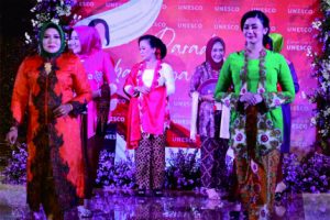Pemerintah Kabupaten (Pemkab) Purbalingga menyelenggarakan Parade Purbalingga Berkebaya, di Pendopo Dipokusumo, Kamis 22 Desember 2022. Pemerintah Kabupaten (Pemkab) Purbalingga menyelenggarakan Parade Purbalingga Berkebaya, di Pendopo Dipokusumo, Kamis 22 Desember 2022.