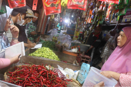 Pemantauan Harga Komoditas di Pasar Segamas Purbalingga