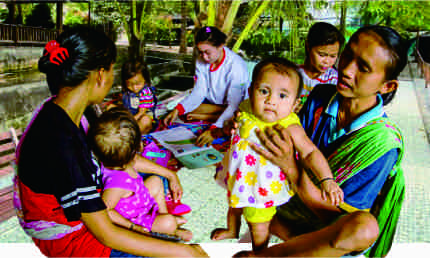 Stunting juga menjadi salah satu penyebab tinggi badan anak terhambat, sehingga lebih rendah dibandingkan anak-anak seusianya.