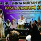 Bupati Purbalingga Dyah Hayuning Pratiwi (Tiwi) dalam acara 'Buka Puasa Ramadan Bersama Ibu Hj Dr (HC) Shinta Nuriyah Wahid M.Hum Pasca Pandemi', di Masjid Jami Wali Perkasa, Desa Pekiringan, Kecamatan Karangmoncol, Rabu 29 Maret 2023.