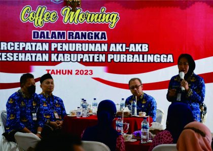 Bupati Purbalingga, Dyah Hayuning Pratiwi saat acara Coffee Morning Percepatan Penurunan Angka Kematian Ibu/Bayi (AKI/AKB) Dinas Kesehatan Kabupaten Purbalingga, di Pendapa Dipokusumo, Jum'at 17 Maret 2023.