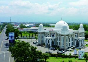 Masjid At Tajdiid yang terletak Jalan Letjen Soepardjo Roestam KM 07 Sokaraja, Kabupaten Banyumas menjadi masjid termegah di Purwokerto
