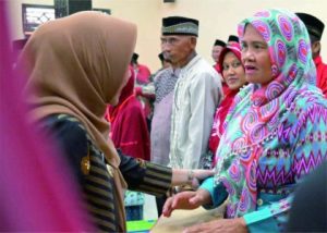Bupati Purbalingga Dyah Hayuning Pratiwi (Tiwi) saat Amaliyah Ramadan Ashar Keliling di Masjid Jami' Al Ikhlas Desa Kalialang, Kecamatan Kemangkon, Kamis 6 April 2023. Bupati Purbalingga Dyah Hayuning Pratiwi (Tiwi) saat Amaliyah Ramadan Ashar Keliling di Masjid Jami' Al Ikhlas Desa Kalialang, Kecamatan Kemangkon, Kamis 6 April 2023.