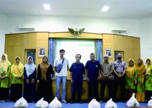 Pimpinan Ranting ‘Aisyiyah Universitas Muhammadiyah Purwokerto (UMP) menyelenggarakan bakti sosial (Baksos) dalam rangka amaliyah Ramadan Pimpinan Ranting ‘Aisyiyah Universitas Muhammadiyah Purwokerto (UMP) menyelenggarakan bakti sosial (Baksos) dalam rangka amaliyah Ramadan