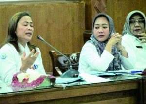 Tim visitasi lapangan dari Pusat Pelatihan dan Penyuluhan Kelautan dan Perikanan (Puslatluh KP) saat audensi dengan Bupati Purbalingga Dyah Hayuning Pratiwi (Tiwi) di Operation Room Graha Adiguna, Rabu 5 April 2023. Tim visitasi lapangan dari Pusat Pelatihan dan Penyuluhan Kelautan dan Perikanan (Puslatluh KP) saat audensi dengan Bupati Purbalingga Dyah Hayuning Pratiwi (Tiwi) di Operation Room Graha Adiguna, Rabu 5 April 2023.