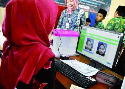 Dinpendukcapil Kabupaten Purbalingga terus menggenjot program jemput bola pembuatan Kartu Identitas Anak (KIA)