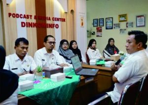 Dinkominfo Kabupaten Purbalingga menyelenggarakan rapat koordinasi persiapan monitoring dan evaluasi (monev) keterbukaan informasi publik di Kabupaten Purbalingga, Rabu 24 Mei 2023. Dinkominfo Kabupaten Purbalingga menyelenggarakan rapat koordinasi persiapan monitoring dan evaluasi (monev) keterbukaan informasi publik di Kabupaten Purbalingga, Rabu 24 Mei 2023.