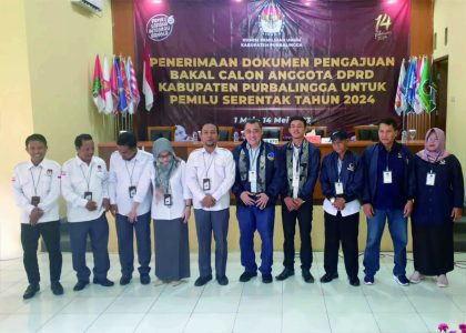 Dewan Pimpinan Daerah Partai Nasional Demokrat (DPD NasDem) Kabupaten Purbalingga usai mendaftarkan 50 kader terbaiknya untuk menjadi Bakal Calon Anggota Legislatif (Bacaleg) DPRD Kabupaten Purbalingga di Pemilu 2024