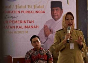 Bupati Purbalingga Dyah Hayuning Pratiwi saat Amaliyah Syawal/ Halal bi Halal 1444 H/2023 M Pemkab Purbalingga dengan Aparatur Pemerintah se-Kecamatan Kalimanah, di Kantor Kecamatan Kalimanah, Senin 8 Mei 2023 Bupati Purbalingga Dyah Hayuning Pratiwi saat Amaliyah Syawal/ Halal bi Halal 1444 H/2023 M Pemkab Purbalingga dengan Aparatur Pemerintah se-Kecamatan Kalimanah, di Kantor Kecamatan Kalimanah, Senin 8 Mei 2023