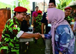 Bupati Purbalingga Dyah Hayuning Pratiwi saat Silaturahmi dan Halal Bihalal KOKAM Surya Soedirman Purbalingga, di Kompleks Wisata Jembatan Gantung, Desa Banjaran, Kecamatan Bojongsari, Minggu 14 Mei 2023.