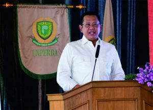 Ketua Majelis Permusyawaratan Rakyat Republik Indonesia (MPR RI) Bambang Soesatyo (Bamsoet) saat pelantikan rektor baru periode 2023-2028 dan peresmian masjid Hervin Baitussalam komplek Unperba, Senin 22 Mei 2023 Ketua Majelis Permusyawaratan Rakyat Republik Indonesia (MPR RI) Bambang Soesatyo (Bamsoet) saat pelantikan rektor baru periode 2023-2028 dan peresmian masjid Hervin Baitussalam komplek Unperba, Senin 22 Mei 2023