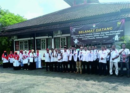 Dewan Pimpinan Daerah Partai Keadilan Sejahtera (DPD PKS) Kabupaten Purbalingga resmi menyerahkan berkas pendaftaran 50 Bakal Calon Legislatif (Bacaleg) untuk Pemilu 2024.